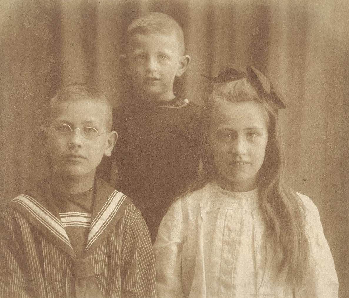 Gottfried, Kik & Annie Leibbrandt (1898-1943).jpg